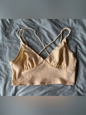 Pastel yellow strappy back crop top 💛